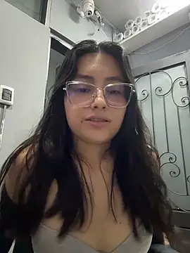 Snapshot of VioletRousee chatting on July 26, 2026, 8:38 pm VioletRousee online show from July 26, 2026, 8:38 pm