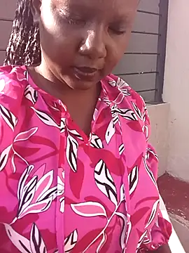 Snapshot of YourWifeyLily chatting on April 11, 2026, 1:59 pm YourWifeyLily online show from April 11, 2026, 1:59 pm