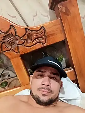 Snapshot of franDuxxx chatting on April 10, 2026, 6:26 pm franDuxxx online show from April 10, 2026, 6:26 pm