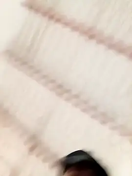 Snapshot of franDuxxx chatting on April 9, 2026, 12:22 pm franDuxxx online show from April 9, 2026, 12:22 pm