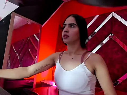 Nathacha bliss online show from April 13, 2026, 12:42 pm