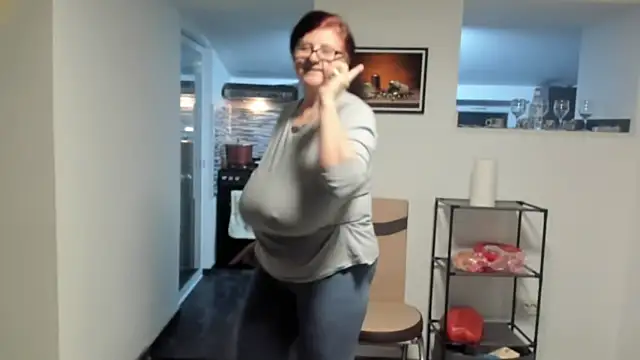 Snapshot of CatherineRowe chatting on January 16, 2025, 3:34 pm CatherineRowe online show from January 16, 2025, 3:34 pm