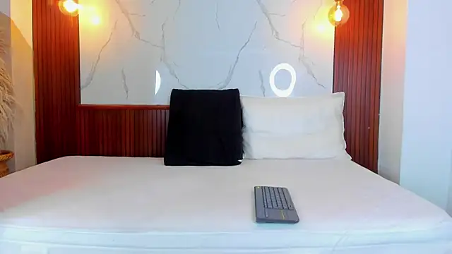 Eroticxcouple online show from April 30, 2026, 11:17 am