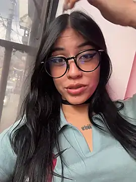Snapshot of Kattze_ chatting on May 7, 2026, 10:46 pm Kattze online show from May 7, 2026, 10:46 pm