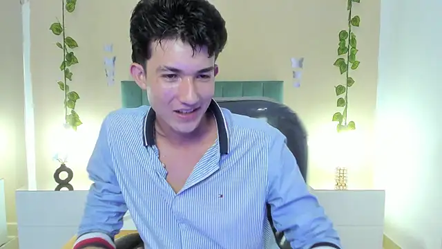 Snapshot of angel_of_sinn chatting on April 12, 2026, 4:49 am angel of sinn online show from April 12, 2026, 4:49 am