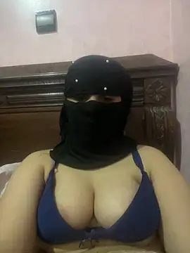 Snapshot of Arabe_Talent chatting on May 15, 2026, 11:25 pm Arabe Talent online show from May 15, 2026, 11:25 pm