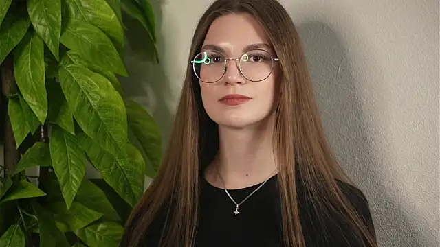 ToyaEssex online show from April 10, 2026, 10:44 am