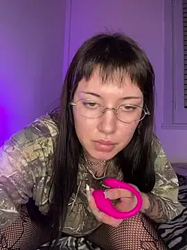 cherryxxox online show from July 5, 2026, 11:22 pm