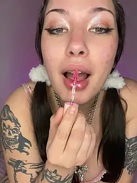 cherryxxox online show from July 24, 2026, 4:08 am