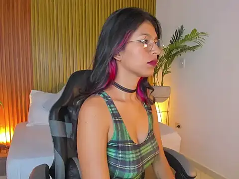 Snapshot of rosalita4_ chatting on April 15, 2026, 7:58 pm rosalita4 online show from April 15, 2026, 7:58 pm