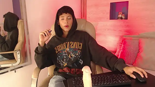 Velvet An online show from April 23, 2026, 7:15 am