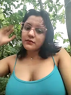 Snapshot of sienna_elara chatting on April 13, 2026, 11:03 am sienna elara online show from April 13, 2026, 11:03 am