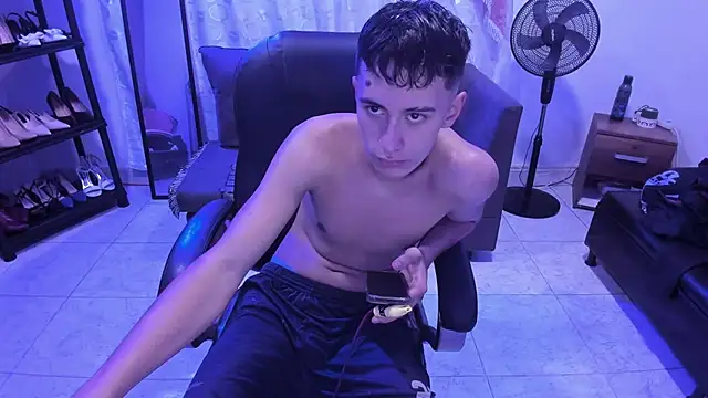 Snapshot of Jereth_Boy chatting on June 4, 2026, 11:20 pm Jereth Boy online show from June 4, 2026, 11:20 pm