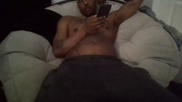 Snapshot of zdaddymm chatting on May 5, 2026, 8:45 pm zdaddymm online show from May 5, 2026, 8:45 pm