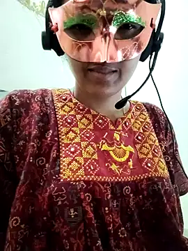 Charming-Cherry online show from April 11, 2026, 3:25 am