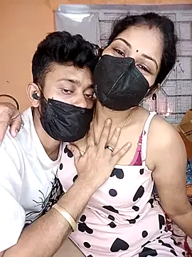 Snapshot of hornycouple096 chatting on May 5, 2026, 8:39 am hornycouple096 online show from May 5, 2026, 8:39 am