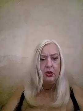 Snapshot of Julia20X chatting on June 7, 2026, 8:30 am Julia20X online show from June 7, 2026, 8:30 am
