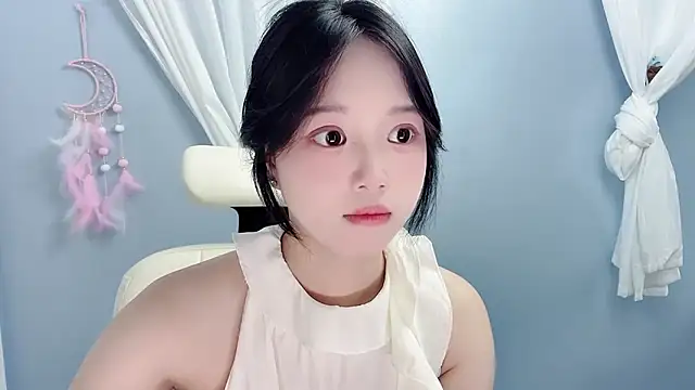 Xiaoqing00 online show from June 19, 2026, 5:57 am