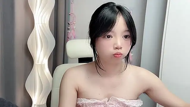 Snapshot of Xiaoqing00 chatting on May 20, 2026, 2:47 pm Xiaoqing00 online show from May 20, 2026, 2:47 pm