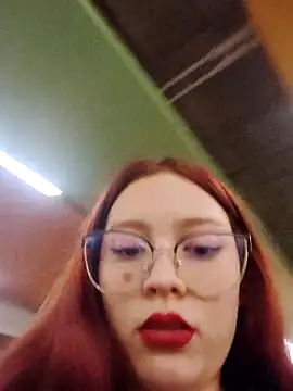 Snapshot of MorganaTheQueen chatting on May 5, 2026, 1:08 am MorganaTheQueen online show from May 5, 2026, 1:08 am