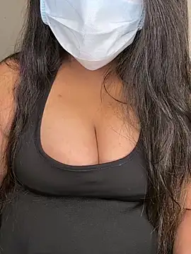 Desifiregirl online show from April 20, 2026, 8:43 pm