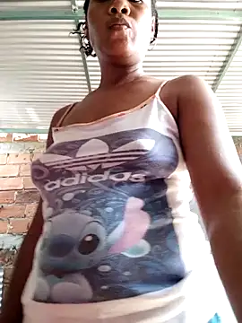 Lili-Sex online show from May 4, 2026, 9:28 pm
