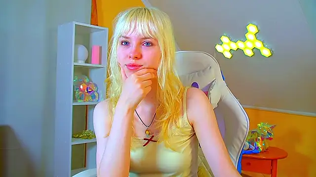 Snapshot of HannahHollis chatting on July 15, 2026, 6:09 am HannahHollis online show from July 15, 2026, 6:09 am