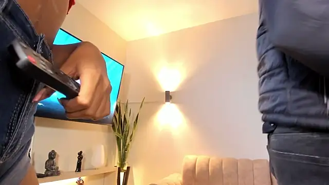 Snapshot of Honey_luxury_cute chatting on April 25, 2026, 8:28 pm Honey luxury cute online show from April 25, 2026, 8:28 pm