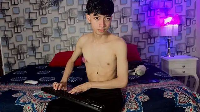Snapshot of Twink_Sebas7 chatting on June 7, 2026, 12:10 pm Twink Sebas7 online show from June 7, 2026, 12:10 pm