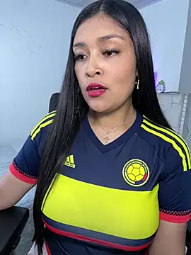 Snapshot of Simplemente_Aurora chatting on July 3, 2026, 8:26 pm Simplemente Aurora online show from July 3, 2026, 8:26 pm