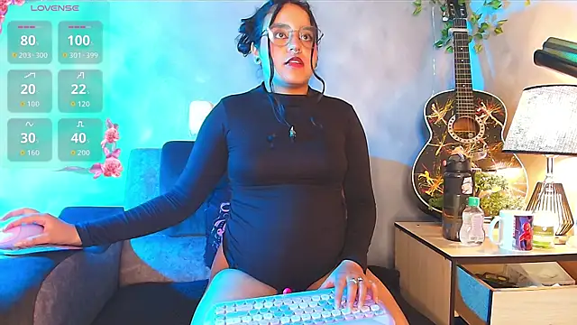 Snapshot of ambar__devon chatting on April 29, 2026, 5:30 pm ambar devon online show from April 29, 2026, 5:30 pm