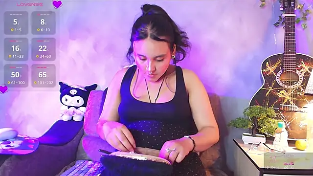 Snapshot of ambar__devon chatting on May 20, 2026, 8:17 pm ambar devon online show from May 20, 2026, 8:17 pm