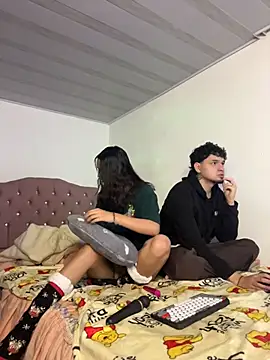 hotlatinocouple   online show from April 24, 2026, 6:59 am
