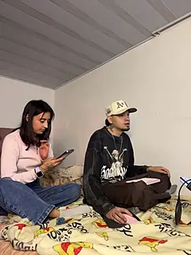 hotlatinocouple   online show from April 26, 2026, 7:27 am
