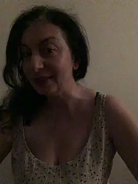 Snapshot of Lizzaa80 chatting on May 4, 2026, 9:17 pm Lizzaa80 online show from May 4, 2026, 9:17 pm