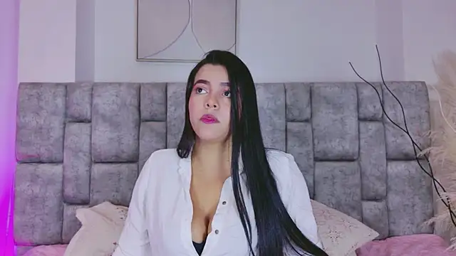 FloraKamelia online show from April 10, 2026, 8:16 pm