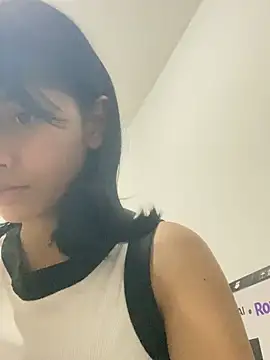 Snapshot of xoxo_anny chatting on May 27, 2026, 7:43 pm xoxo anny online show from May 27, 2026, 7:43 pm