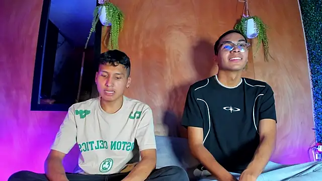 Snapshot of rafael_velvet chatting on April 9, 2026, 10:49 pm rafael velvet online show from April 9, 2026, 10:49 pm