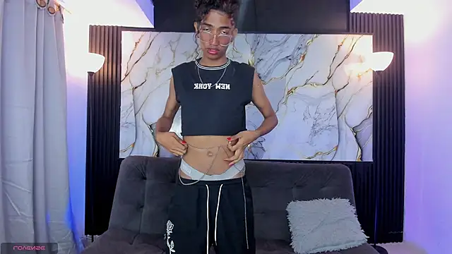 triiangel latinboy online show from April 30, 2026, 12:28 am