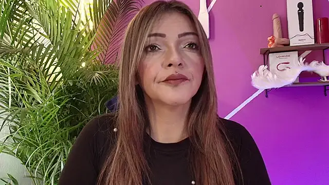 Snapshot of CarolMis_79 chatting on May 7, 2026, 1:03 pm CarolMis 79 online show from May 7, 2026, 1:03 pm