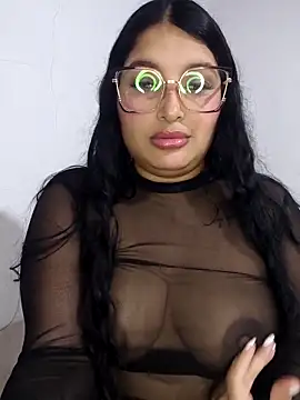 Snapshot of Maddy_Kay chatting on April 16, 2026, 12:06 pm Maddy Kay online show from April 16, 2026, 12:06 pm