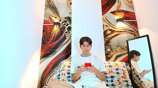 Snapshot of RAPHAEL_NYON1 chatting on May 2, 2026, 4:07 am RAPHAEL NYON1 online show from May 2, 2026, 4:07 am