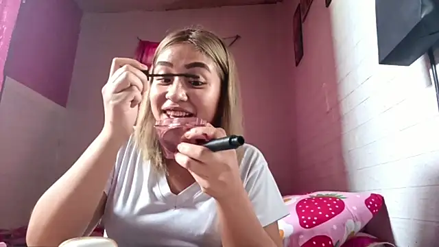 Snapshot of TamRuman chatting on April 11, 2026, 3:03 am TamRuman online show from April 11, 2026, 3:03 am