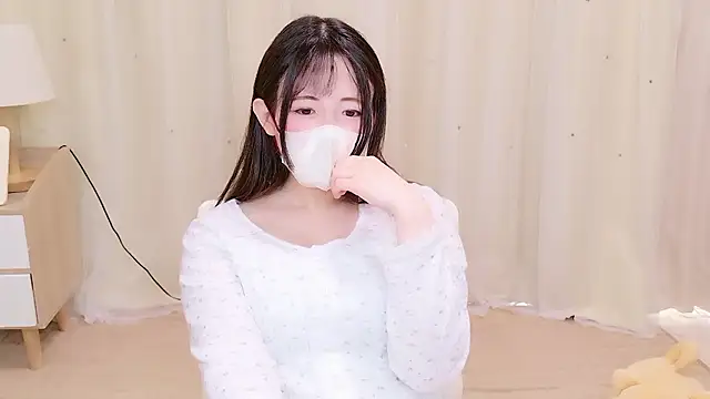 Satomi nn online show from May 17, 2026, 12:32 am