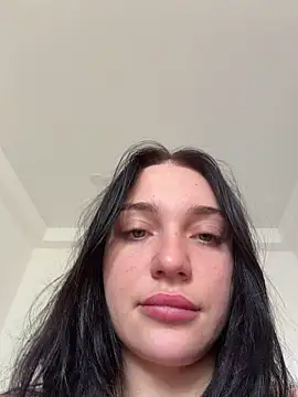 Snapshot of LucyHotty_ chatting on June 19, 2026, 7:14 am LucyHotty online show from June 19, 2026, 7:14 am