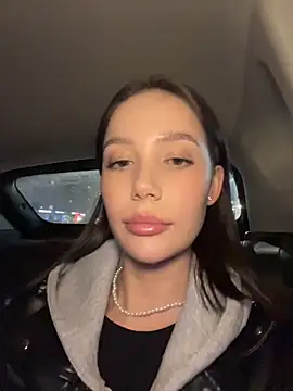 BabyFawn online show from April 10, 2026, 6:04 pm