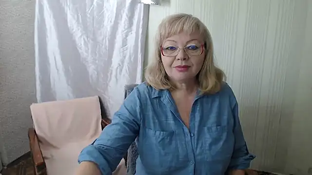 Snapshot of LavandaMay chatting on May 30, 2026, 7:25 am LavandaMay online show from May 30, 2026, 7:25 am