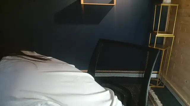 NicoleLove  online show from May 24, 2026, 4:07 pm