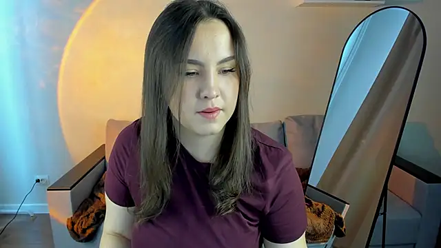 Nelie Evans online show from May 19, 2026, 1:43 am
