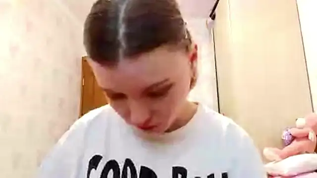 Snapshot of HomingClone chatting on April 9, 2026, 2:34 pm HomingClone online show from April 9, 2026, 2:34 pm